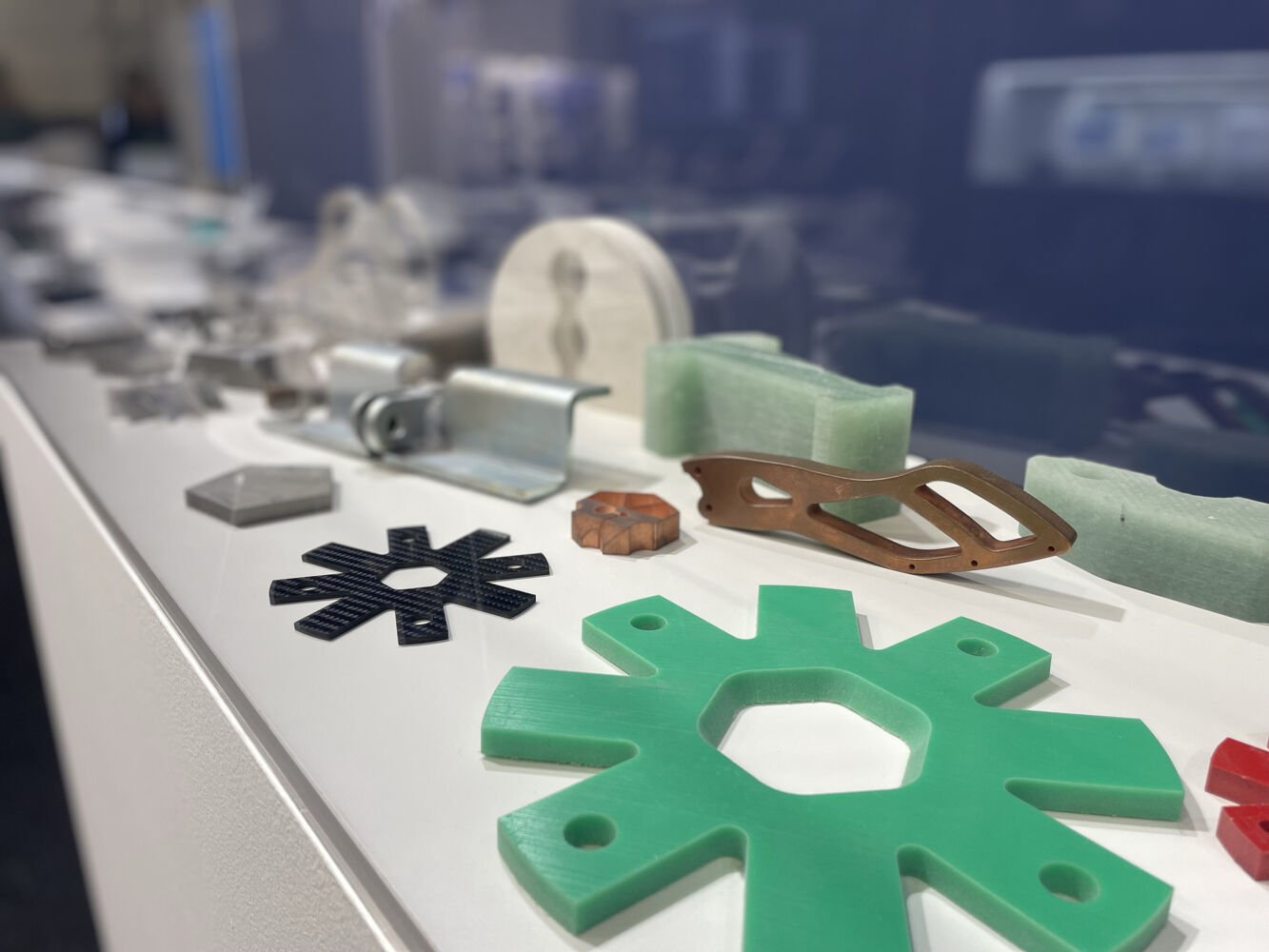 Discover the advantages of waterjet cutting with CMS!