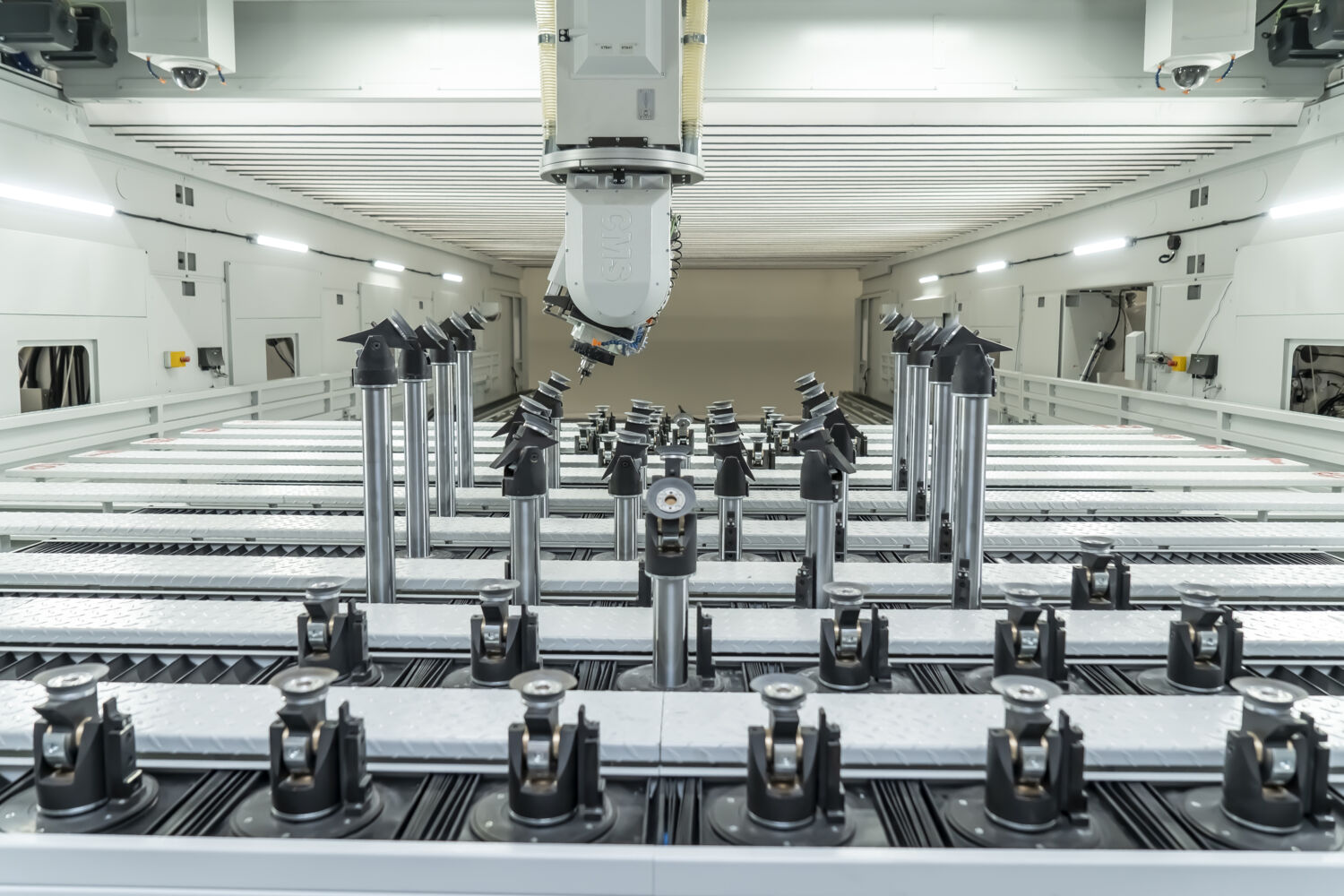 UHF: the universal automatic locking system signed by CMS 