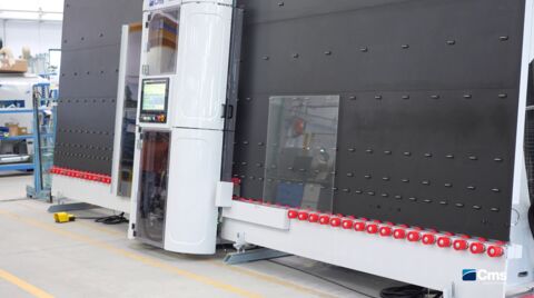 The most cost-effective solution for seaming rectangular glass? CMS aura!