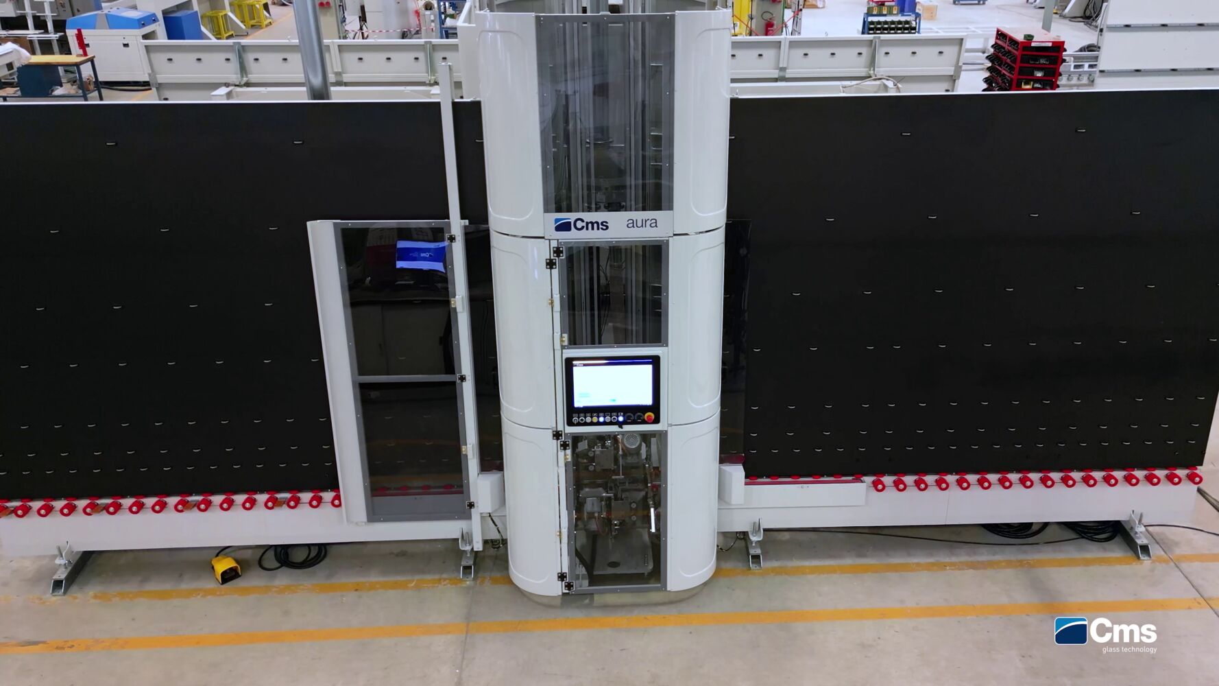 The most cost-effective solution for seaming rectangular glass? CMS aura!